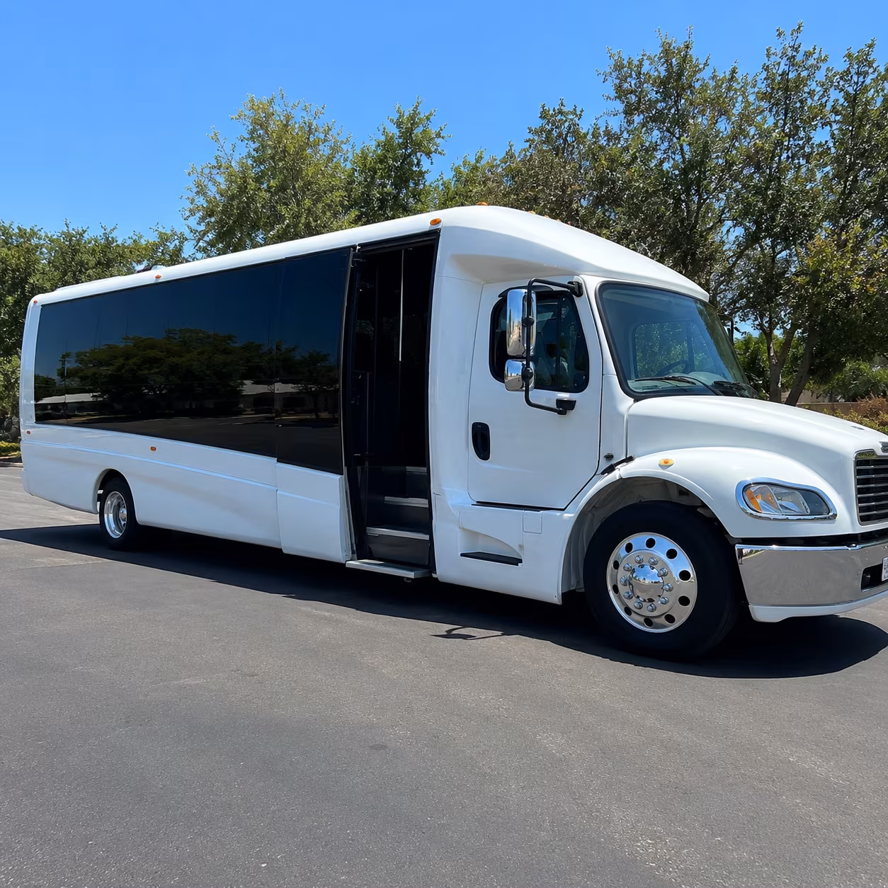 how the distance and duration of your trip affect charter bus rates in la mesa