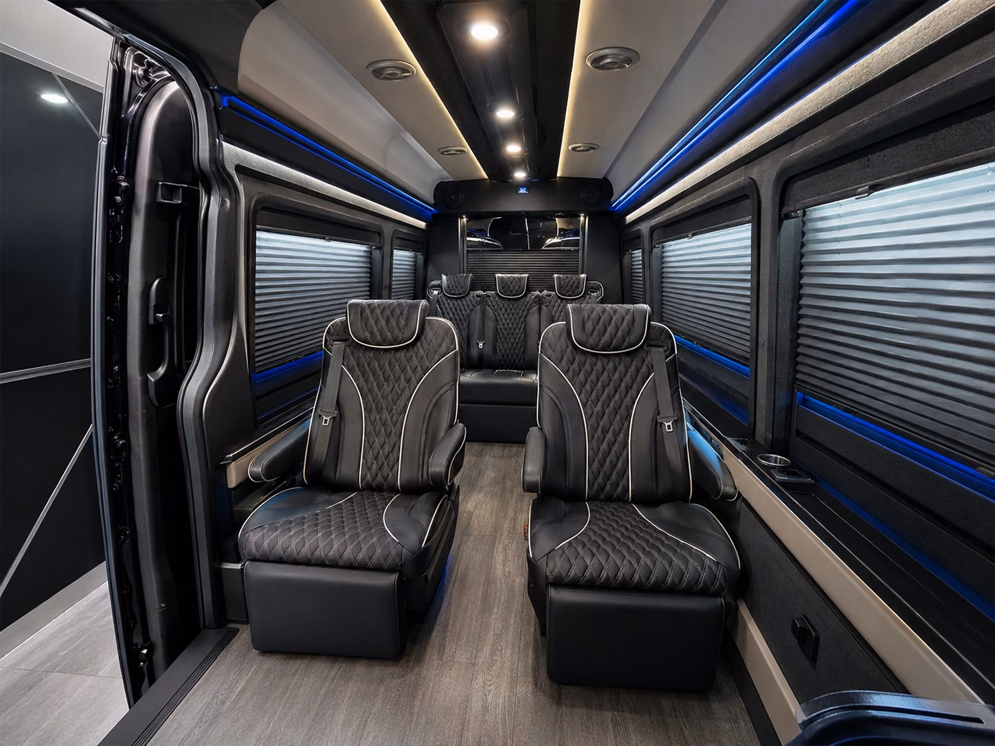 lamesacharterbuscompany com is how la mesa groups stop worrying about airport logistics