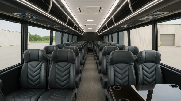 vista 28 passenger minibus
